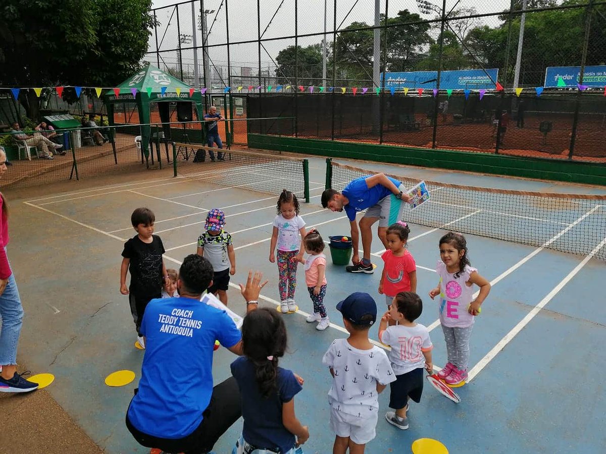 lattenis's tweet photo. 📸 Momentos mágicos vivieron nuestros invitados a la exhibición de Teddy Tenis.
Puedes inscribir a tu hijo a esta maravillosa aventura interactiva, para niños y niñas entre 2 y 6 años.
Informes
☎️ 4482401
📩 comunicacioneslat@une.net.co
#TalentoLattenis
#TeEntrenamosParaGanar https://t.co/2XcKp8eedE