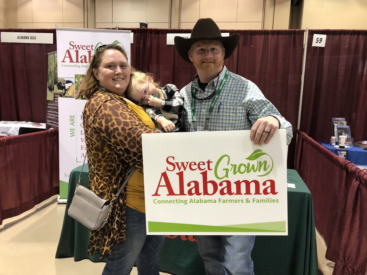 Sweet_Grown_AL's tweet photo. We are having a blast at the Alabama Cattlemen's Association Convention & Trade Show. We love seeing familiar faces and meeting new producers. Do you know where your beef is grown? #SupportLocalGrowers #BamaBeefMeet https://t.co/lduvGJUVlL