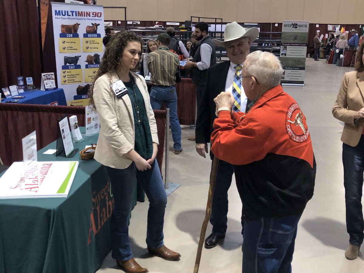 Sweet_Grown_AL's tweet photo. We are having a blast at the Alabama Cattlemen's Association Convention & Trade Show. We love seeing familiar faces and meeting new producers. Do you know where your beef is grown? #SupportLocalGrowers #BamaBeefMeet https://t.co/lduvGJUVlL