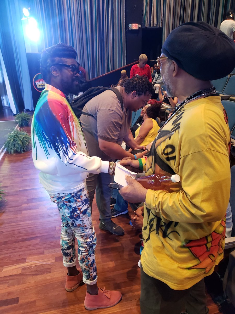 TheJMCEffect's tweet photo. #Facesinthecrowd @KingBeenieMan @DjKoolHerc greeting each other by shaking hands #jamusicconference #thejmceffect https://t.co/zzwTOT8dkj