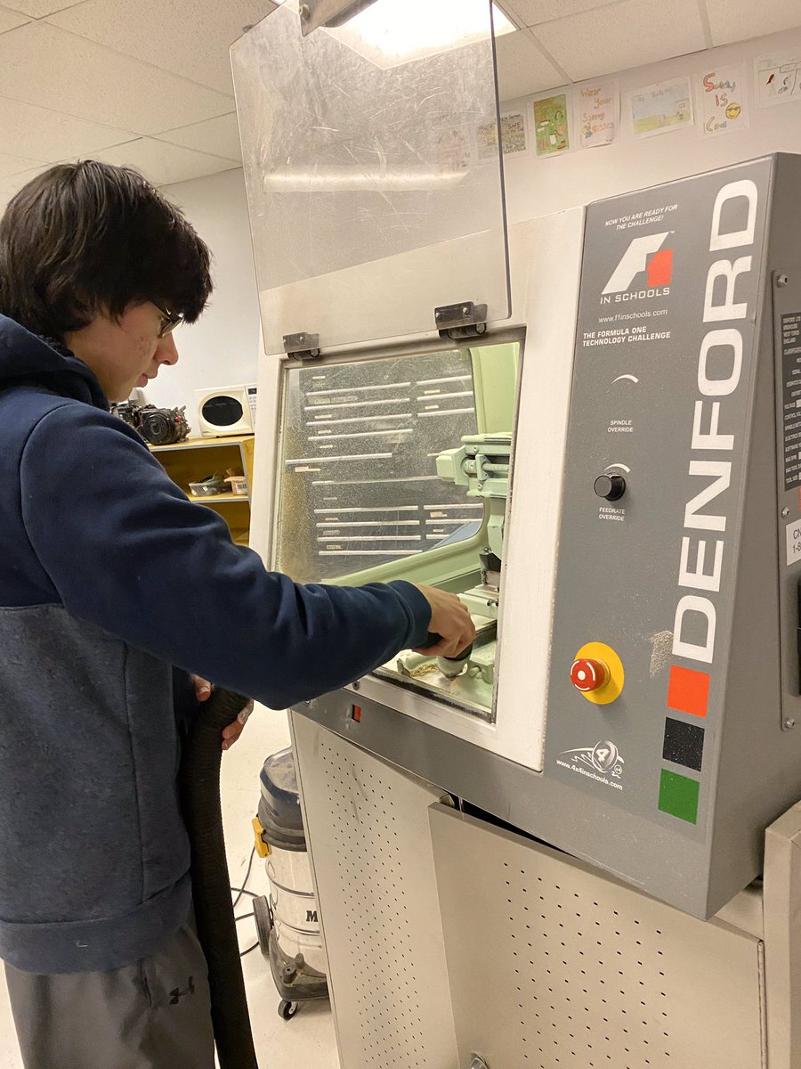 Well today we have made a bunch of uniform decisions, made some edits to our car, changed wheel design and started on a new car body. Productive day! #MLRF1 #RDPCF1