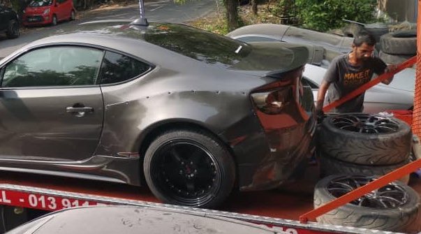 TeckzzZ's tweet image. 表面风光人人懂 背后卖命又有谁理解呢～