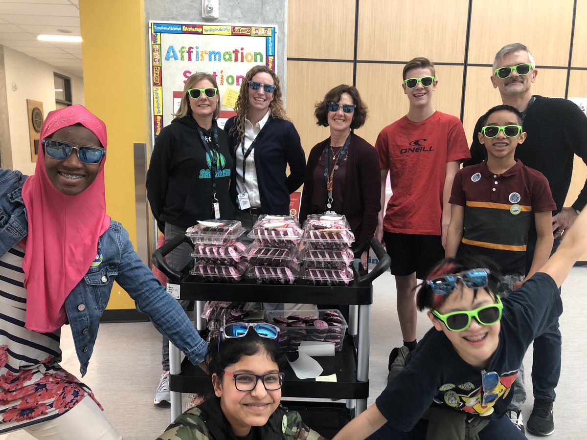 Following our Mental Wellness week, Ecole South Pointe School focused on kindness. The Dare to be Kind club led the school in various activities. Thanks admin and the Winnipeg Police Association for all your support! <a href="/PembinaTrails/">Pembina Trails SD</a> <a href="/wpgpolice/">Winnipeg Police</a> <a href="/southpointe_/">SouthPointe</a>