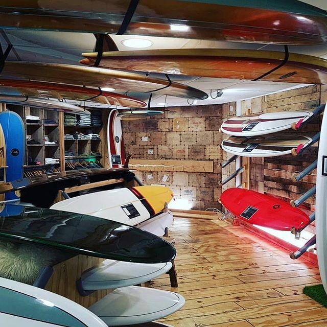 As the camping season draws ever closer, it’s time to start thinking about your kit! Tent, campervan, sleeping bag &amp; most importantly your surf gear! 
Why not swing by @surfedoutnorthdevon in Braunton on route to us &amp; check out their quality surf brands! From surfboards, wet…