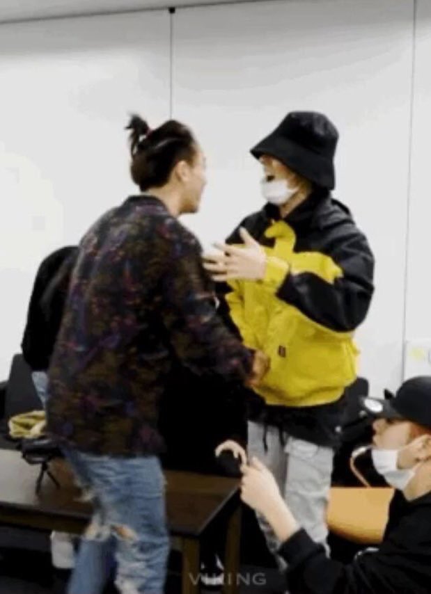 that time Jiwon was going for a handshake but Hanbin pulled him into a hug 