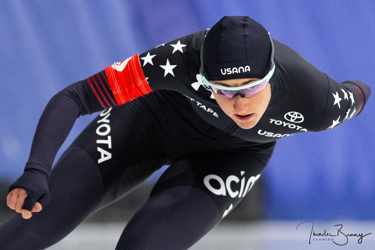 USSpeedskating's tweet image. Bri's teammate #KimiGoetz knocks her out of the gold medal position with a personal best time of 1:12.710.
@TeamUSA is sitting 1 and 2 in the ladies 1000m!
Several pairs to go, including world 1000m champ @BrittanyBowe 
@embrace_theging #2020WSD