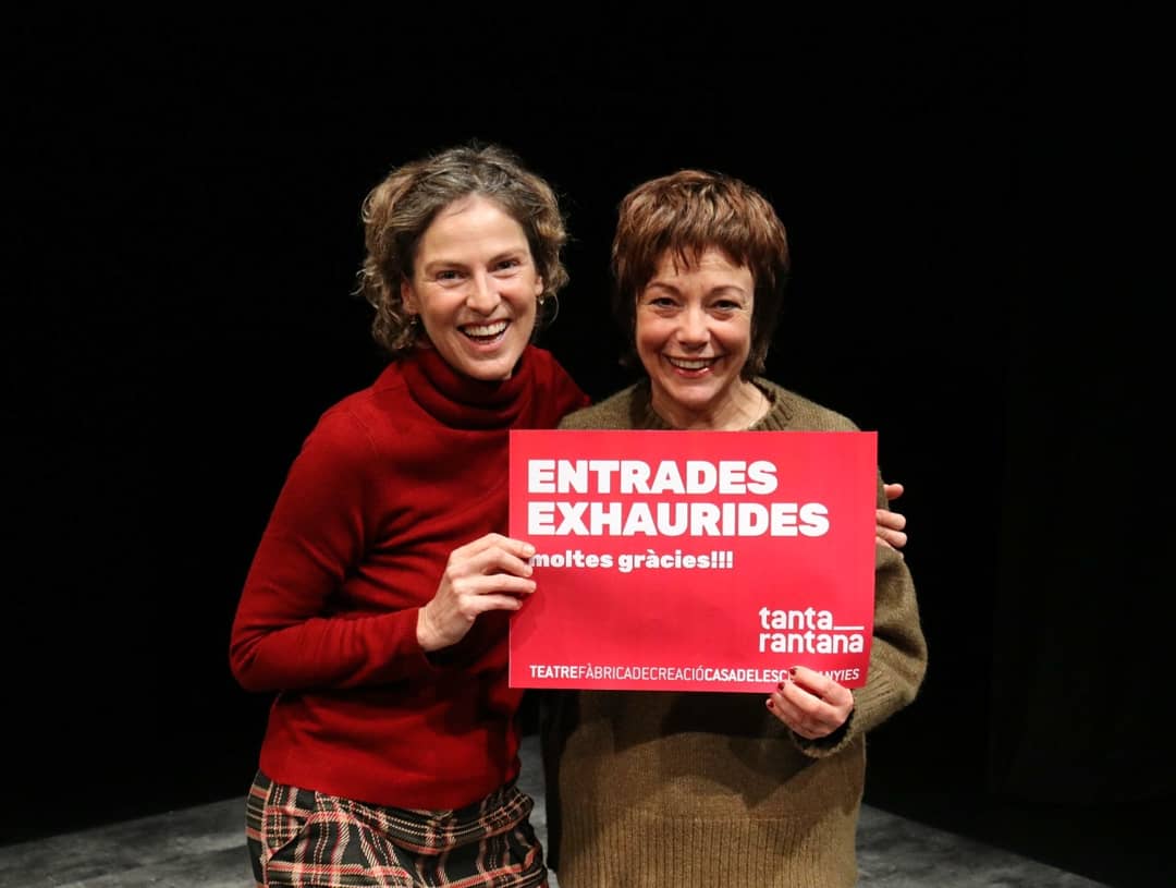 Teatre Tantarantana (@eltantarantana) on Twitter photo Mitja sala dempeus després d'exhaurir les entrades de #GERMANES, amb la direcció de <a href="/RobertoRomei/">Roberto Romei</a>! Per a demà només queden 3 entrades😍 Estem rebent molt bones crítiques del públic, la premsa i les companyes de professió. GRÀCIES!! Mitja sala dempeus després d'exhaurir les entrades de #GERMANES, amb la direcció de <a href="/RobertoRomei/">Roberto Romei</a>! Per a demà només queden 3 entrades😍 Estem rebent molt bones crítiques del públic, la premsa i les companyes de professió. GRÀCIES!!