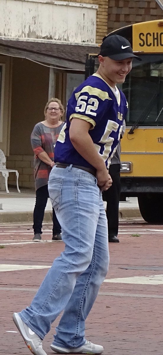indiansHSscores's tweet photo. RIP Deven The Indians will always remember you dancing, smiling and spotting up 3’s from the corner! #Noonefightsalone #triplefromthecorner #Indainpride https://t.co/31xsAIya9U