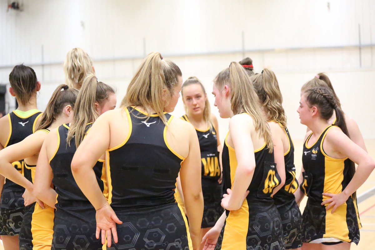 Finally congrats to U19s <a href="/soph_shipway/">Soph</a> Hannah L, <a href="/IndyaMasser/">indya.masser</a> on getting the win today with @WaspsNetAcademy 🐝🖤💛