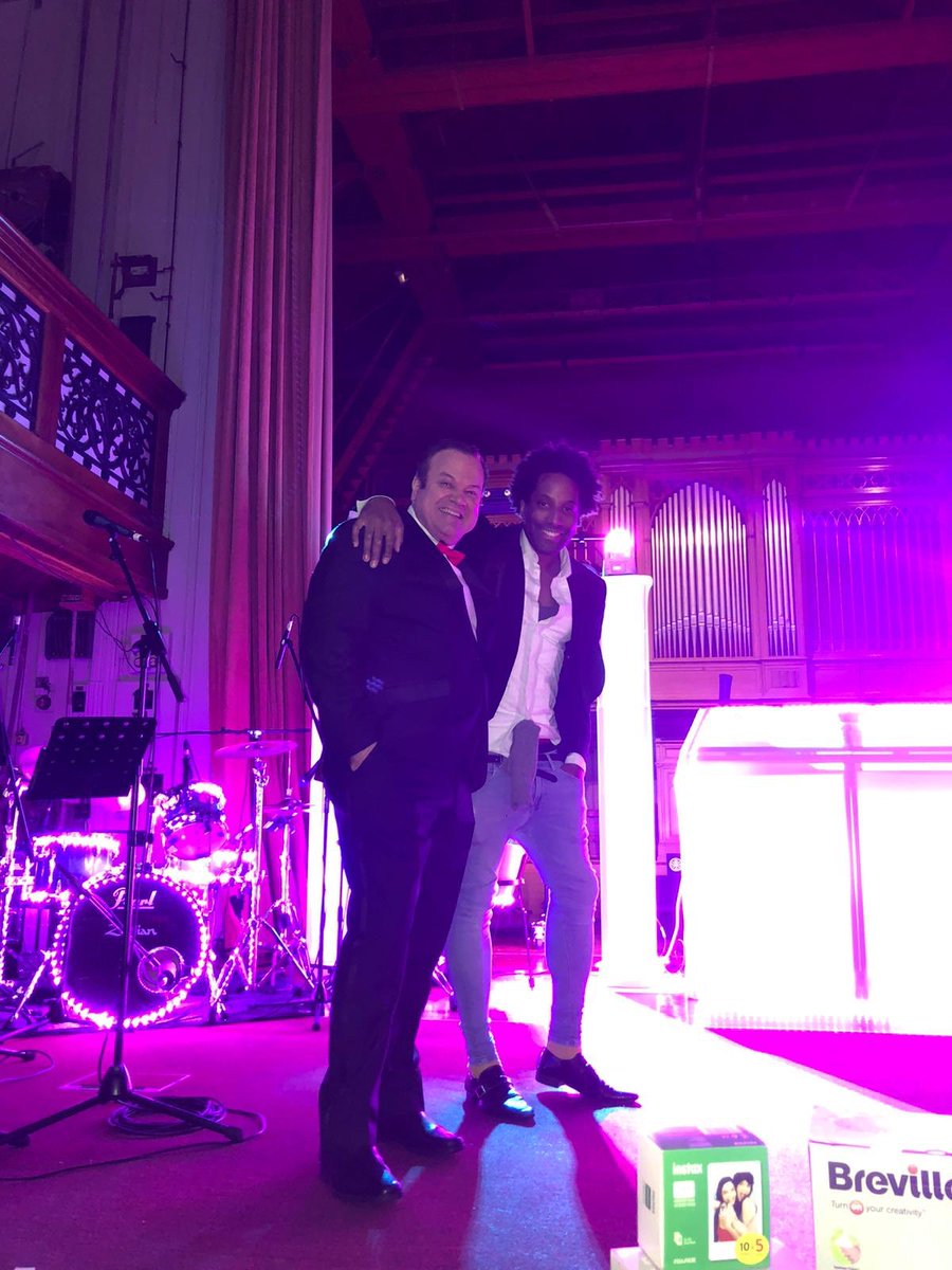 candyappleblu's tweet photo. Awesome sharing the stage tonight with @ShaunWilliamson https://t.co/FiIP8bhk6f