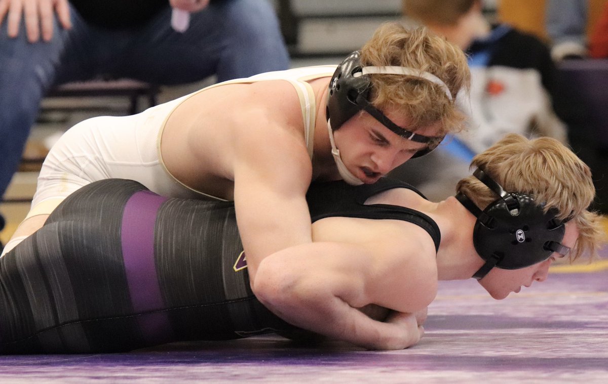 Class 3 District 4 champion at 138 and now a 4-time Champion is <a href="/SvilleWrestlers/">Smithville Wrestling</a> senior <a href="/devanlewis_/">devan lewis</a> after 3rd period pin vs <a href="/KMOWrestle/">Kearney Wrestling</a>’s Locke