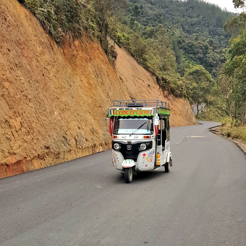 IDEA_Antioquia's tweet photo. Hoy nuestro Gerente (e) @JulianVasquez_R, junto al Gerente de @rentansas y el alcalde de San vicente, visitó la obra de pavimentación que une los municipios de San Vicente y Concepción.
Esta obra va en más de 90% de ejecución y nos demuestra que
UNIDOS somos más. https://t.co/iiyaiX3IxR