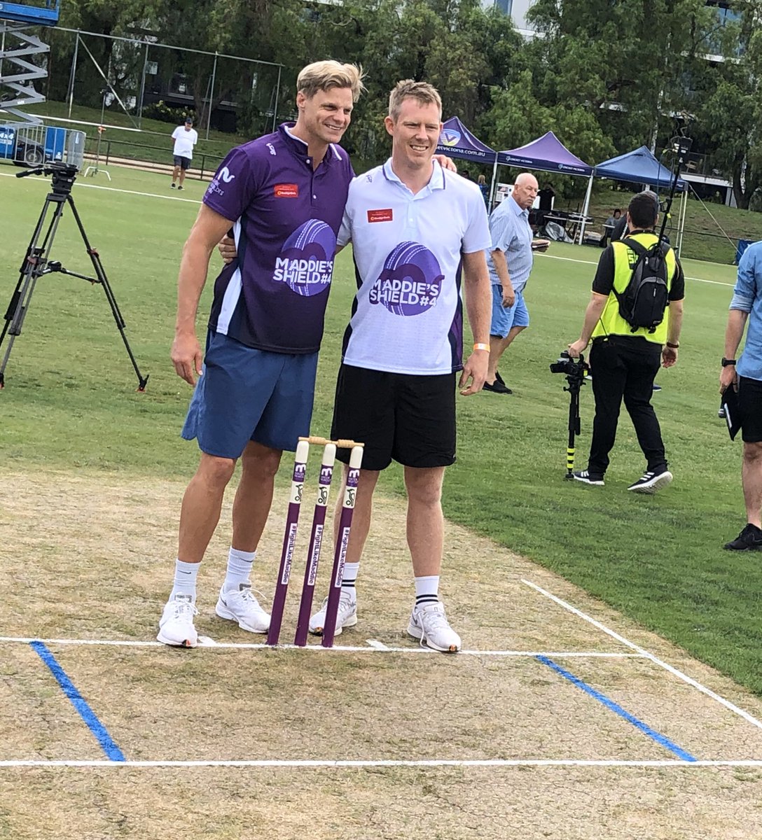 Opposing captains ready to go at Toorak Park in Melbourne for annual Maddie’s Shield charity celeb T20. Get down this afternoon for some fun and get behind a great cause - <a href="/MaddiesVision/">Maddie Riewoldt's Vision</a>. Adults $5, kids free #Bat4Maddie 🏏