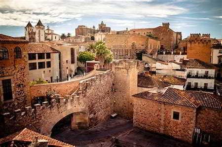 La historia narra quien eres hoy en dia y que mejor que Cáceres, considerada Patrimonio de la Humanidad  por la UNESCO, para conocer tu propia historia💛

mtr.cool/wlfeqiwier

#culturiplan #cultura #historia #Cáceres #Extremadura #escapada #desconecta #conocer #viajar
