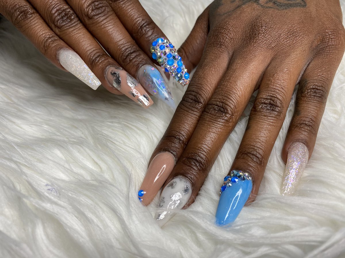 ShakiraGriffi19's tweet photo. BLUE SKY’S FREESTYLE SET #acrylicnails #longacrylicnails #coffinnails #stilettonails #swavorski #swavorskicrystals #freestyleset #nyc #brooklyn #blacknailtech #support #supportblackownedbusinesses #supportblackbusiness https://t.co/fqFHwX35C8