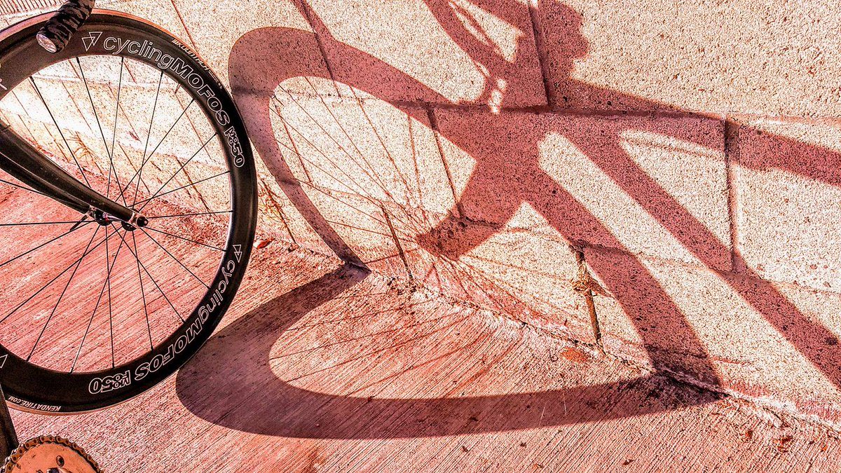 Flowers dying 🥀 and candy calories slowing you down 🍫, OR cyclingMOFOS make you faster for less ❣️💨

True love is here 😘 cyclingMOFOS.com

#bemine #bikelove #bikelife #valentinesday #carbon #wheels #speed #sexy #fast #truelove #cycling #hearts #cyclingMOFOS