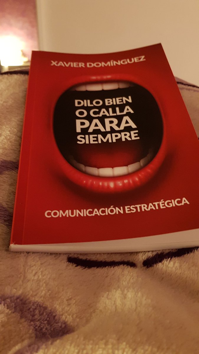jonatanml's tweet image. Regalazo por #SanValentín2020 de @NoeliaSGamero . "Dilo bien o calla para siempre", de @XavierDominguez . Deseando devorarlo los próximos días.