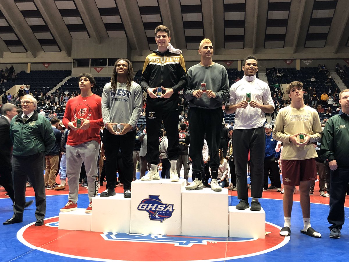 Congrats to senior Luis Mier on his fifth place finish at the State tournament!