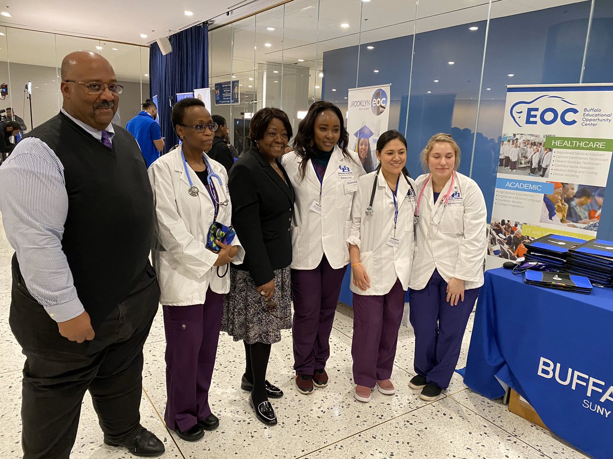 CPeoplesStokes's tweet photo. #CaucusWeekend with @SUNY EOC!!! Such an amazing program that produces some of the best medical professionals.  #Caucus2020 https://t.co/Jec6rXVHLz