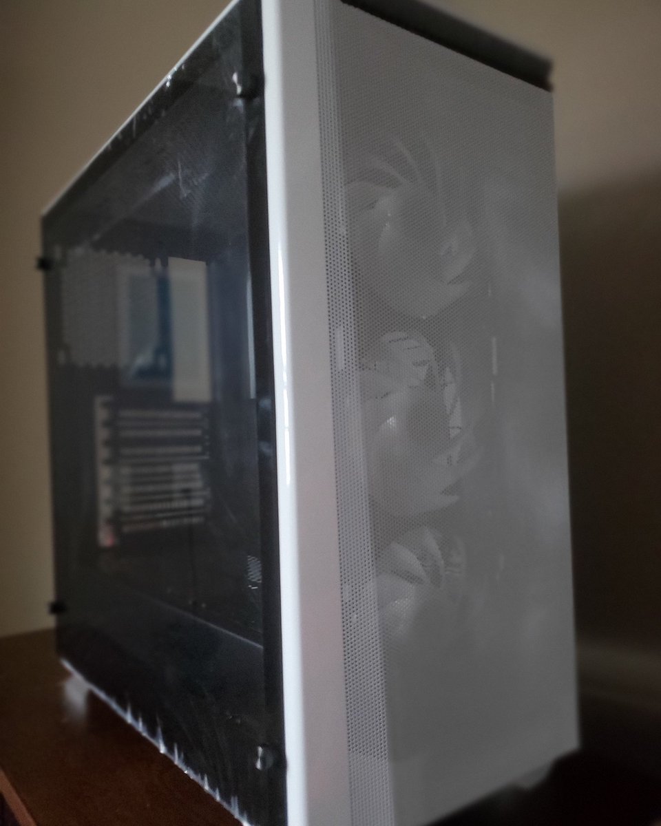 ComsMan2011's tweet image. let the building commence!
#ConsoleToPC #XboxToPC #SupportSmallStreamers