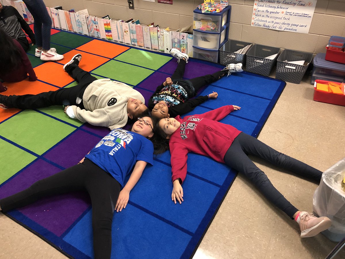 Schwanteach's tweet photo. Do you want to build a snowflake? Students had so much fun doing all the activities of our STEAM snow day! #UltimateLearningExperience #mabletones https://t.co/5TepapDIHl