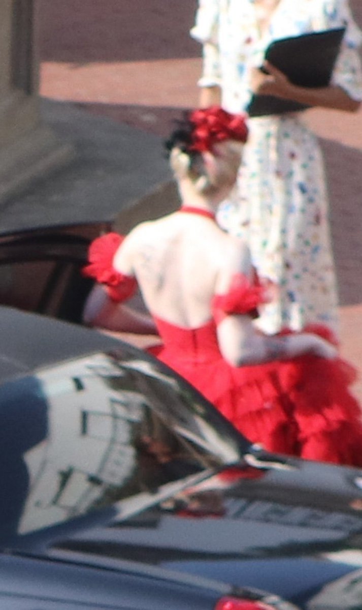 VexingLilPsycho's tweet image. Am dressed all classy and shit. #TheSuicideSquad