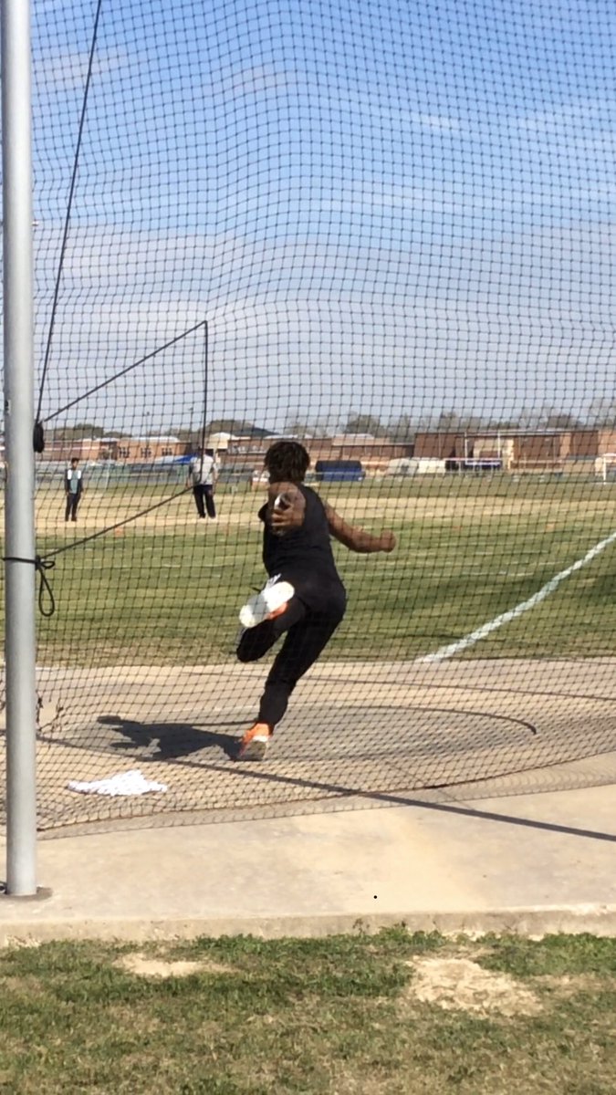 servantharrison's tweet photo. Proud of the way @TheKennySeymour came out and competed today by setting a new PR in the discuss throw. This young man has a bright future on Buffalo RUN #ClassOf2021 #QuestForFive #JustUs #BMF https://t.co/86rcwSaTjA