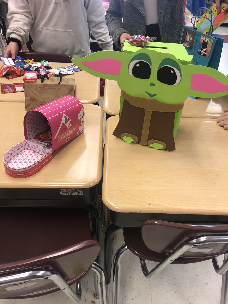 MissWheeler4th's tweet photo. Valentine’s Day fun with my favorite fifth graders! ❤️🥰💙 https://t.co/7ZlZb0OQQ4