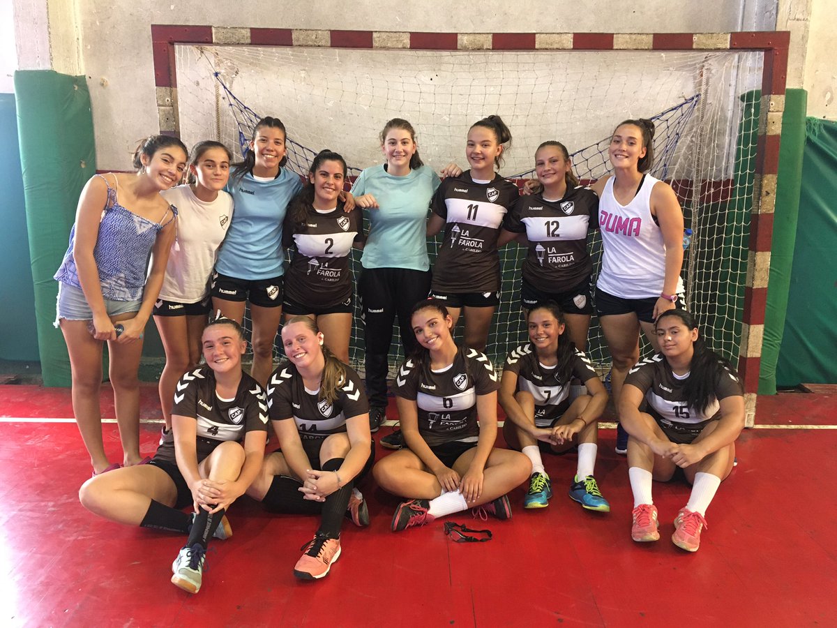 #pretemprada20: amistosos con Inferiores Damas y los amigos de @vilohandball (gracias por recibirnos)! Infantiles, Menores y Cadetas de la mano de @gi.alessandrini y <a href="/cachuvigil/">Cachu Vigil</a> ! Equipos para ilusionarse! <a href="/caplatense/">Club Atlético Platense</a> @dptodeportivo #vamoscalamar #somosplatense