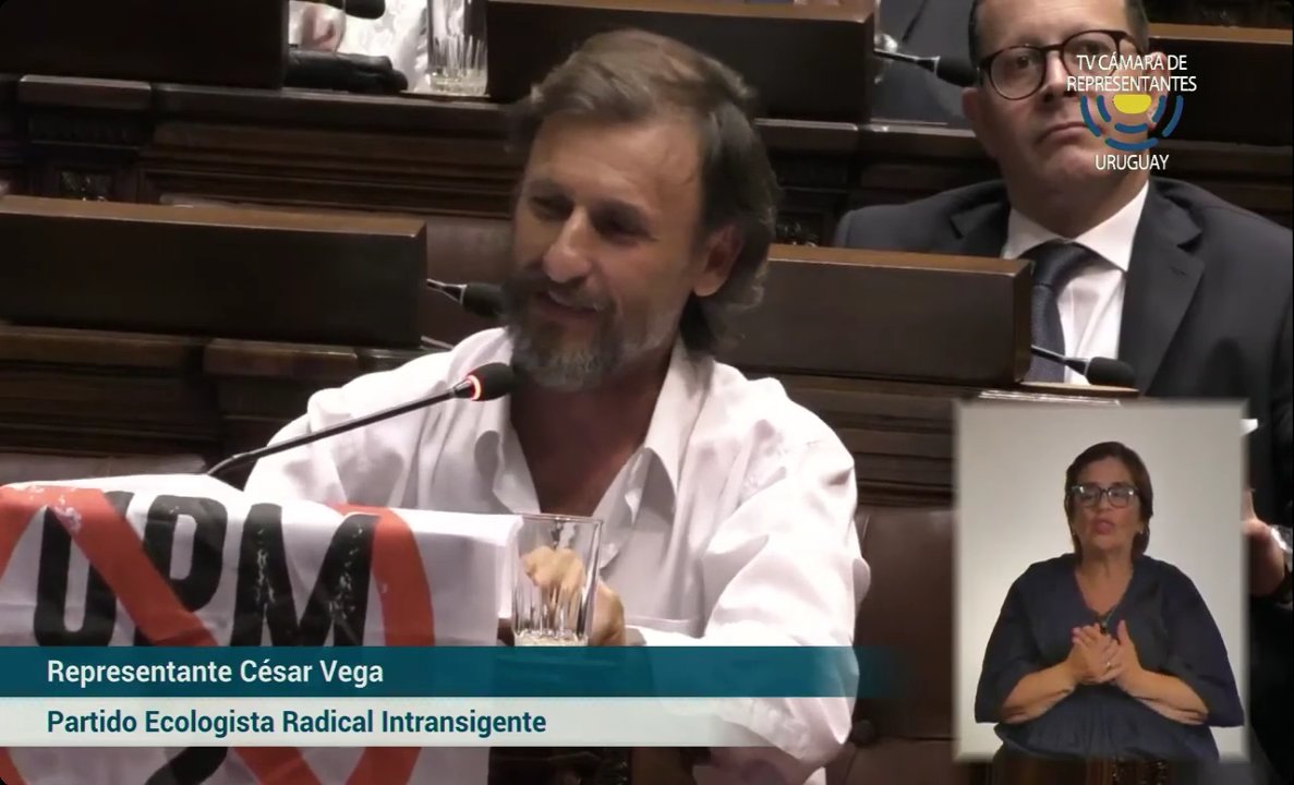 pEcologistaUy's tweet photo. Día histórico, el primer diputado Ecologista. https://t.co/LeqbeOOeyZ