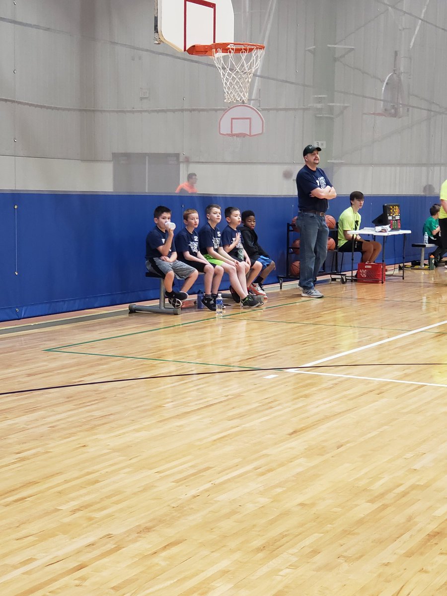 Heusner4L's tweet photo. Enjoyed watching some students play basketball today! What a great job they did! #HeusnerPride https://t.co/rDvKBjEFJY