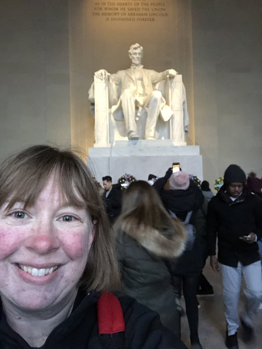 MrsDanielsLH's tweet photo. I take my Presidents Day very literally. #hangingwithAbe #chillingwithGeorge #worththedrive https://t.co/NRKGl41OfZ