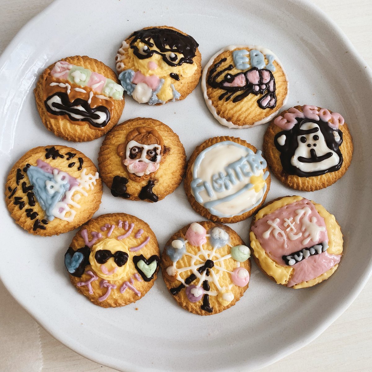 広島大学体育会軟式野球部 2 14happy Valentine 練習終わりにマネージャーから手作りお菓子をもらいました チョコが食べれない選手が多いため ドーナツとクッキーでした とても美味しかったです ホワイトデーのお返し楽しみにしていてください