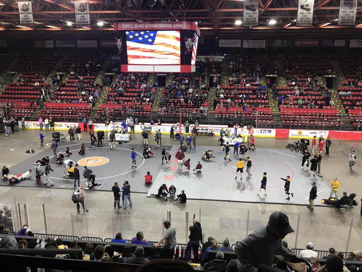 JosephAngelino's tweet photo. A thousand people at the #BroomeCo Arena and Kendall and I bump into Senator @fredakshar & Jess. Both here to see the state’s best wrestlers, right @NORWICHWRESTLE ? https://t.co/TwCIDglhPR
