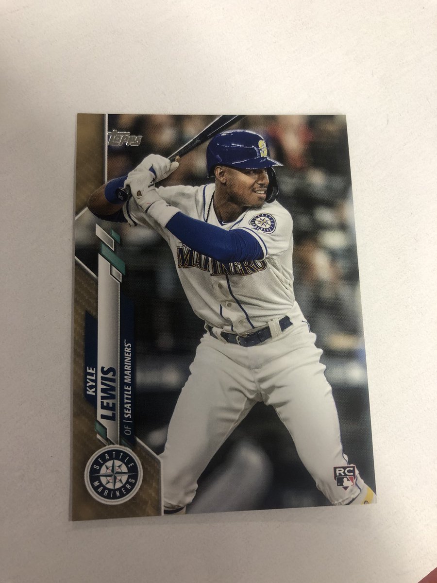 jrniemeyer's tweet image. Bought a $3 retail pack at Walmart just for fun. I’ll take it. #ShowMeYourHits