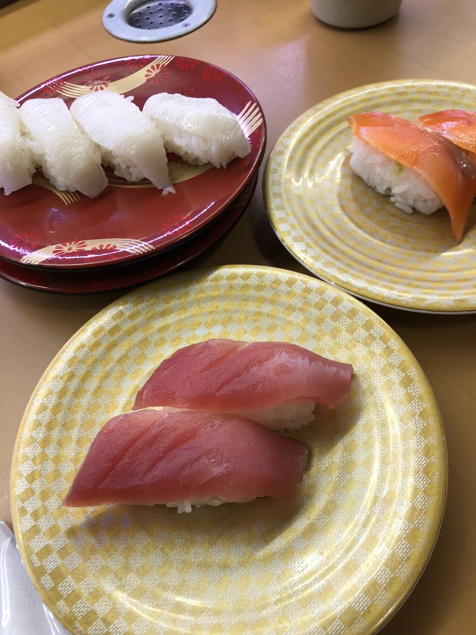 تويتر ミギマガリコハクヌシ على تويتر 函館 回転寿司 すしえもん 漁火店 期間限定 79円祭をやってるとの事で来店 マグロ サーモンが79円で食べられるのはうれしいですね 地味に大好きなえんがわも100円でした マイブームのやすけフーズのアプリクーポンで会計から15