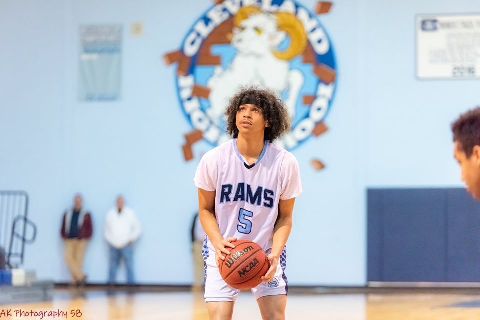 Finished south Johnston game with 16 points 5 assists and a win😤🖤