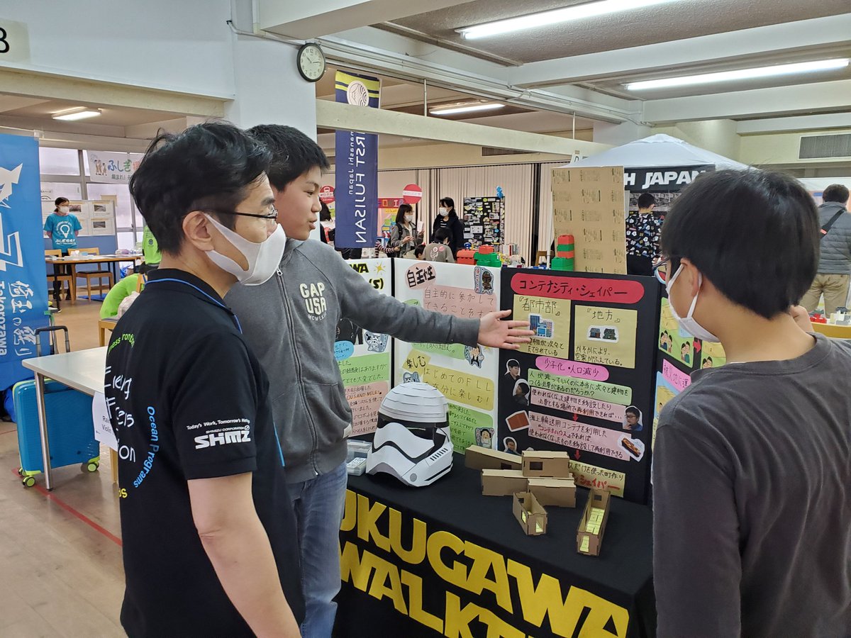 ShukugawaS's tweet photo. 清水建設の方に即席プレゼン中
#FLL https://t.co/ACPRqpJZ37