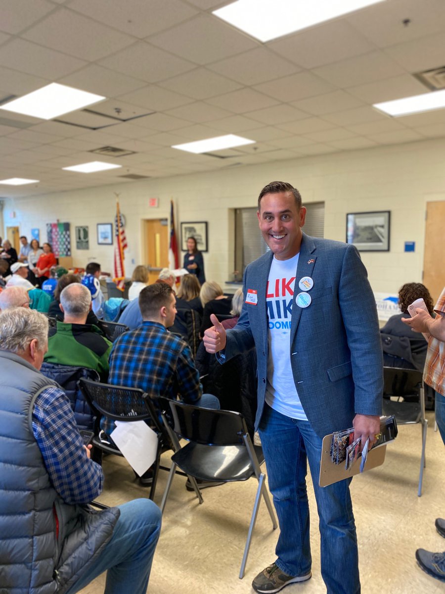 JaniceQuintana's tweet photo. Engaging with the community and knocking on doors today in Charlotte. Lots of Bloomberg fans!
#ncformike #ilikemike #bloomber2020 https://t.co/WKFWyKCIsE