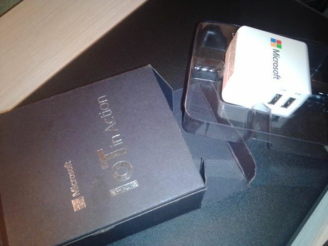 rescueranjazz's tweet photo. This dual-port smart device charger is my #souvenir from the #ioTinAction in Chicago, Illinois. #ioTinActionMS https://t.co/hezVXDRWAd https://t.co/zdblM8qSgs https://t.co/xEOXxiLXwA
