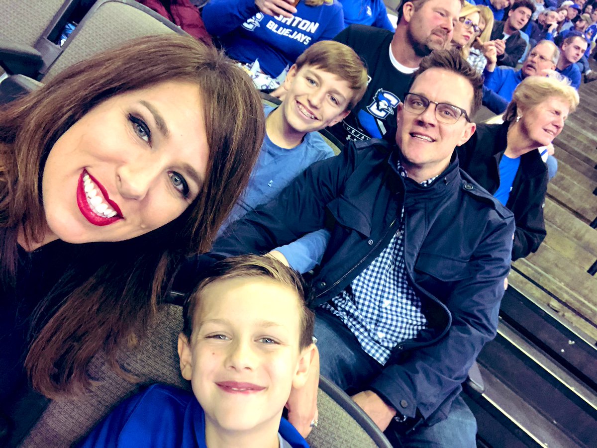 First family Jays game 🙌🏼. This team is legit 👏🔥#GoJays