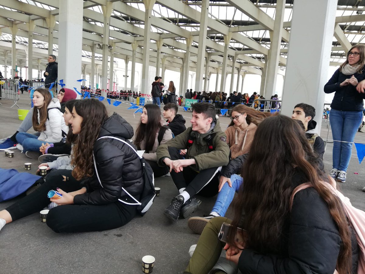 inssapalomera's tweet photo. Aquest 14 de febrer els i les estudiants de Ciències de 4t d’ESO i 1r de Batxillerat han pogut experimentar amb diverses activitats STEAM.
La jornada ha estat organitzada per l’Escola d’Enginyeria de Barcelona de la UPC i Ciència 360. #VisionsSteam https://t.co/nxdPoUxLye