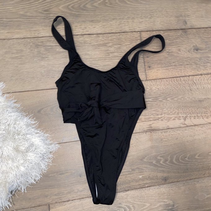 More items posted on my poshmark❤️Most of the items I posted today are only $5😻 https://t.co/U1XYBMIQUX