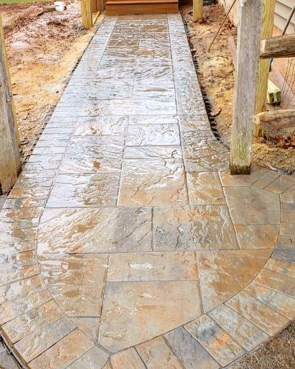 EGRLandscape's tweet photo. We hope you are all enjoying the weekend! We’re sharing a few more photos of the previous project! #landscape #design #hardscape #stone #masonry #patio #outdoor #home #garden #yard https://t.co/iHX5PICtkE