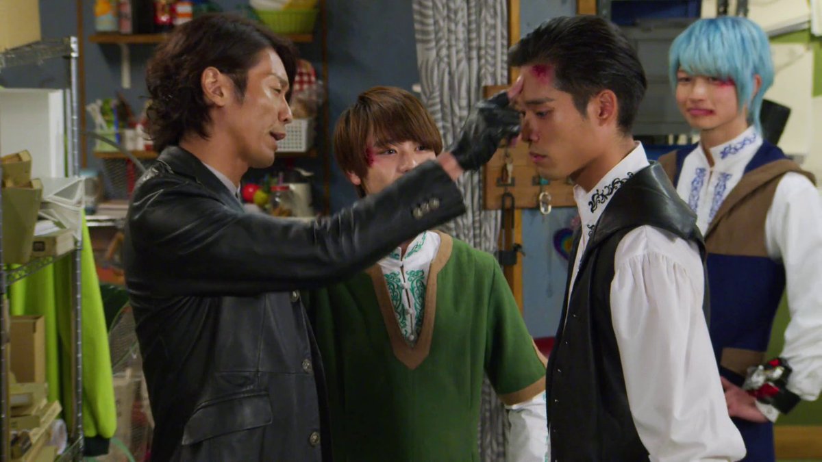 illya_fatezero's tweet photo. #Ryusoulger #Bamba #RyuSoCool
Bamba is too damn cute. Or too serious all the time is actually funny. https://t.co/u6939OWlbf