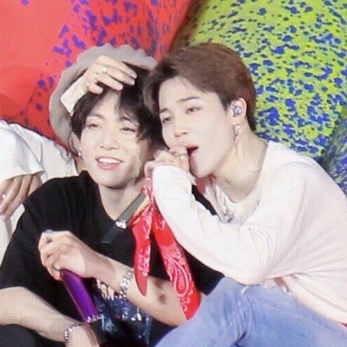 Jimineethu's tweet photo. They grew up so well!
#jikookweloveyou #jikook https://t.co/QwYCpZ6AKG
