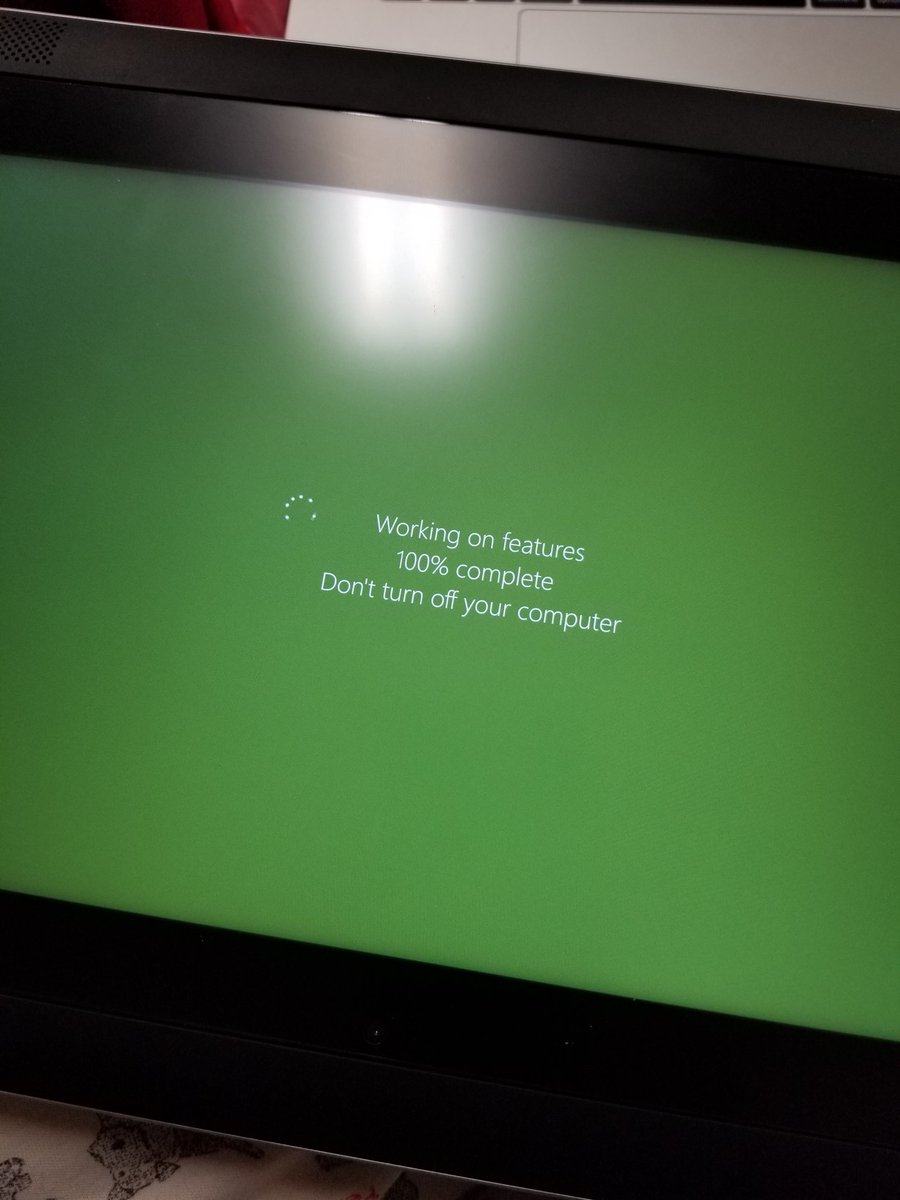 amphoera's tweet image. my project is due on monday, i absolutely cannot deal with this right now, windows 😠😡😠