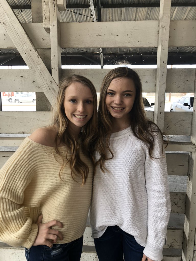 _jackiefarrar's tweet photo. Happy birthday ave!! You’re such a light to everyone around you and such a great friend! I hope your day was the best, you deserve it🎉I cant wait for more memories, ilyyy💖 https://t.co/OrioVAbXMi