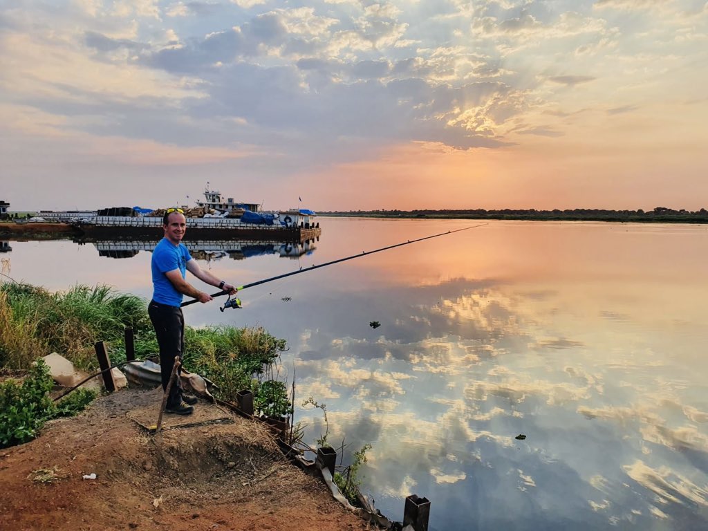 Matt_Teeling_RE's tweet photo. Amazing afternoon fishing by the White Nile with the Op TRENTON TFHQ team! @SouthSudanToday @UN @75EngrRegt @CO_75_Engr_Regt https://t.co/0jpHiFjgQ3