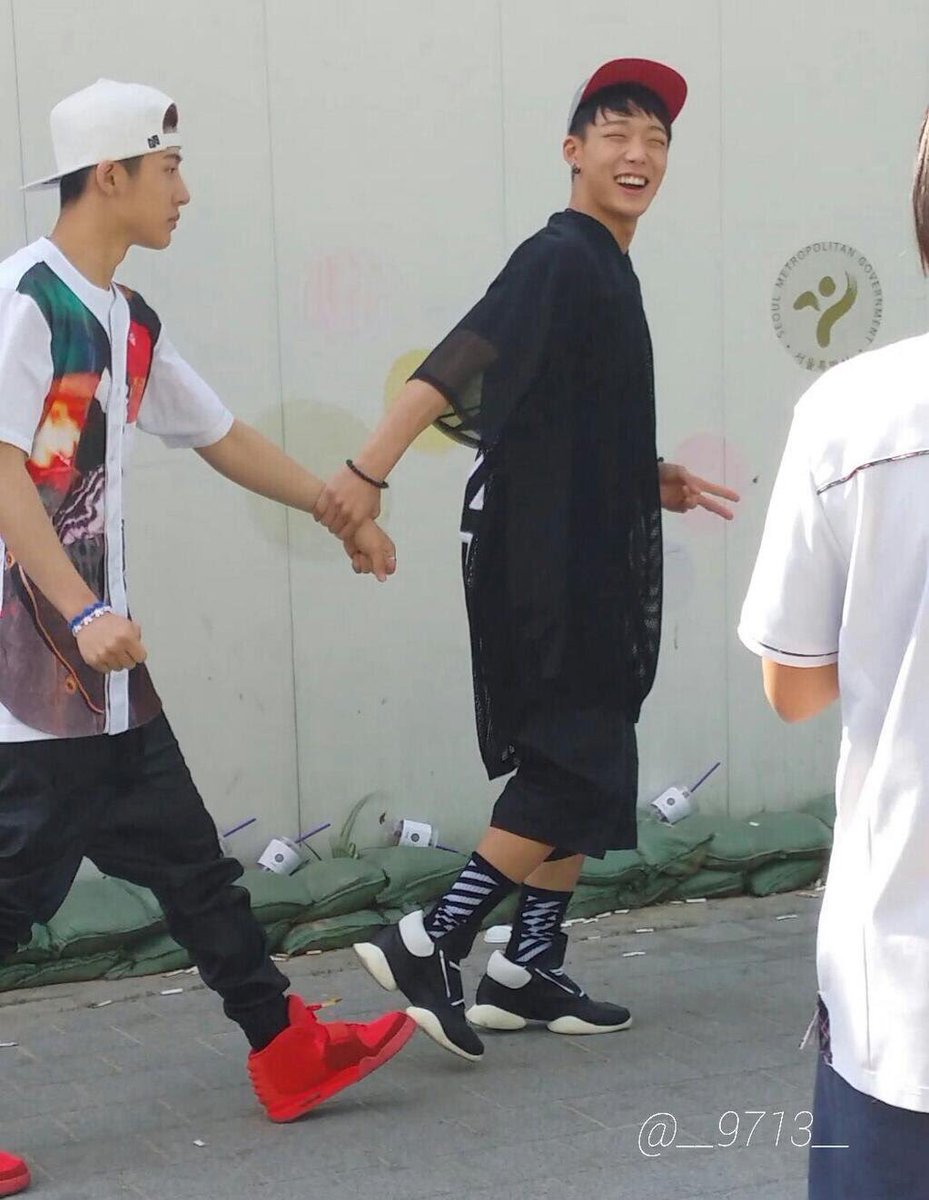 Jiwon and Hanbin just being cute together 